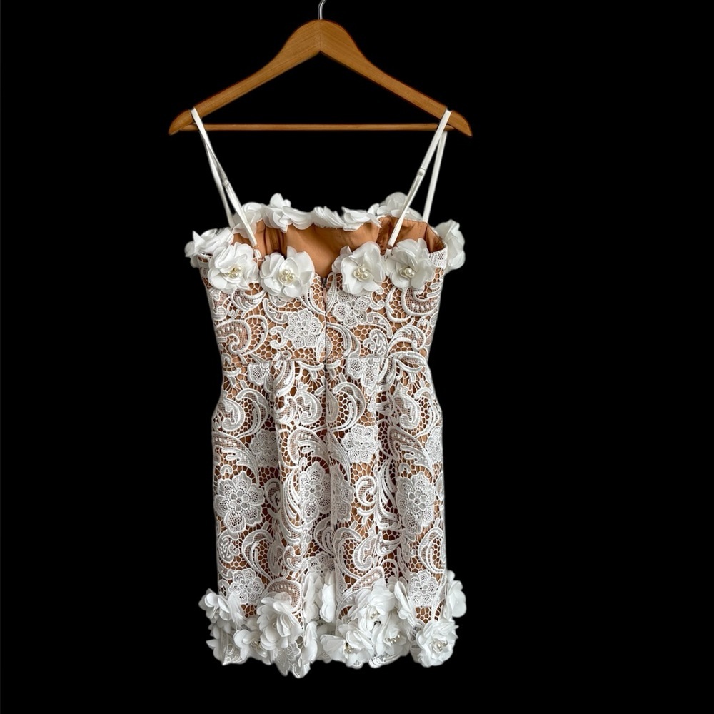 HELSI Women's White Quinn Lace Mini Dress Size SMALL - Picture 9 of 15